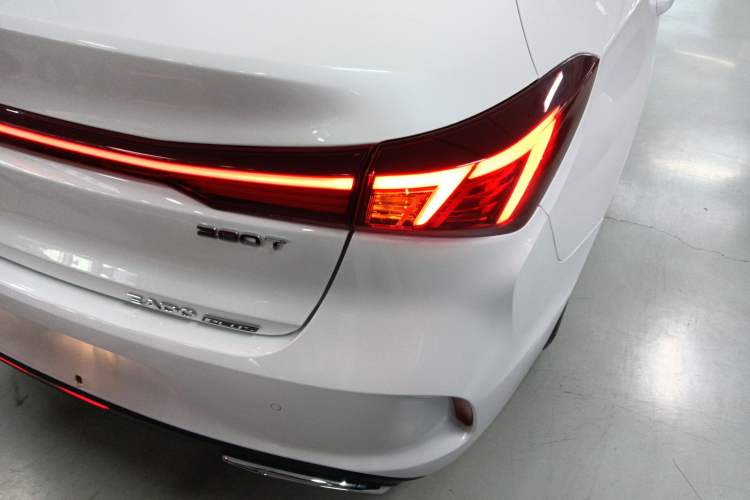 Used CHANGAN Eado 2023 Changan Edition PLUS Blue Whale NE 1.4T GDI DCT Prestige Version