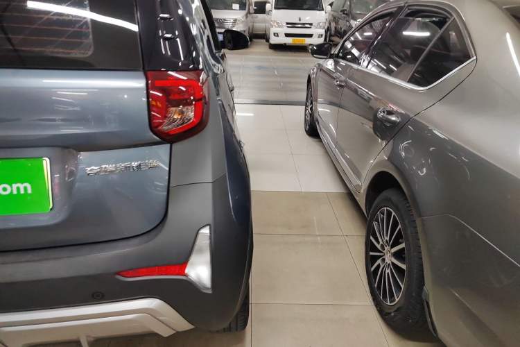 Used Chery QQ Little Ant 2022 Revised Version Sweet Pink Edition Half-Sugar Version Lithium Iron Phosphate 30.7 kWh 30 kW 301 km Right Rear Taillight