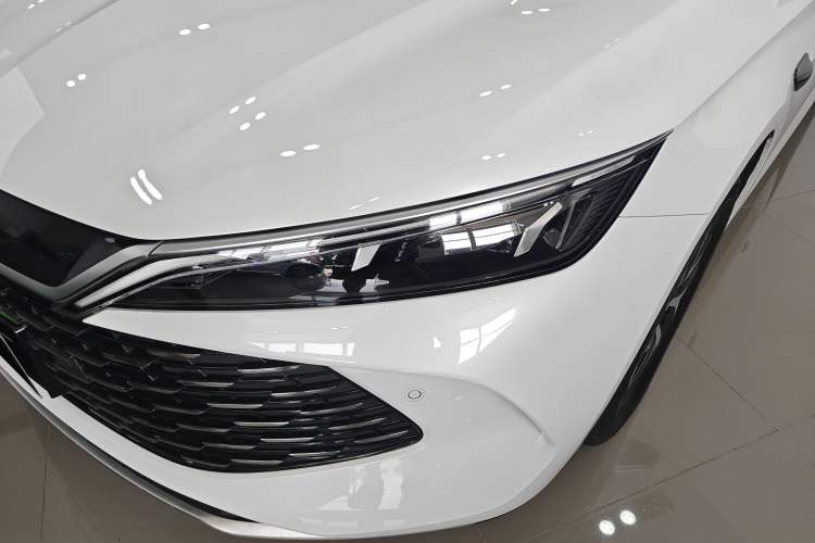 Used BYD Qin L 2025 DM-i Smart Drive 120KM Leading Model