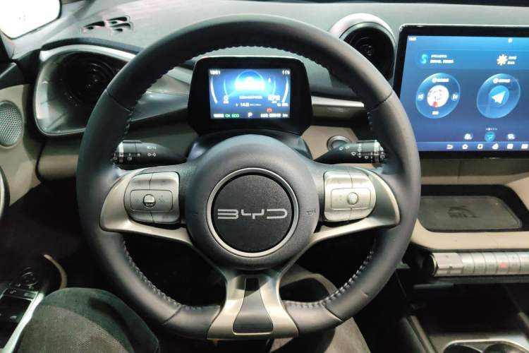 Used BYD Dolphin 2023 420 km Free Version
