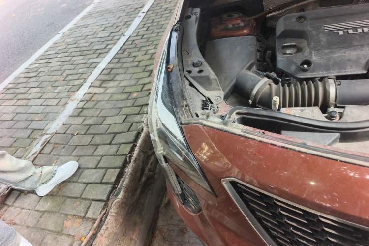 Used Cadillac XT4 2018 28T Two-Wheel Drive Tech Version