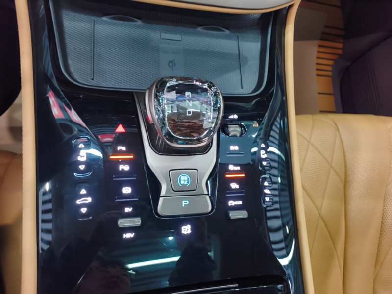 Used Denza D9 2022 DM-i 970 Four-Wheel Drive Flagship Model — 13