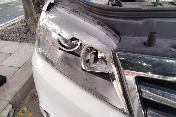 Used Haval H6 2019 Sport Edition 1.5T Automatic Two-Wheel Drive Elite Model China VI Right Front Headlight