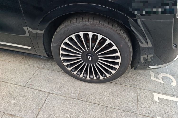 Used Hima AITO M9 2024 Range-Extended Ultra Version 42 kWh 6-Seater Model Right Front Wheel Hub