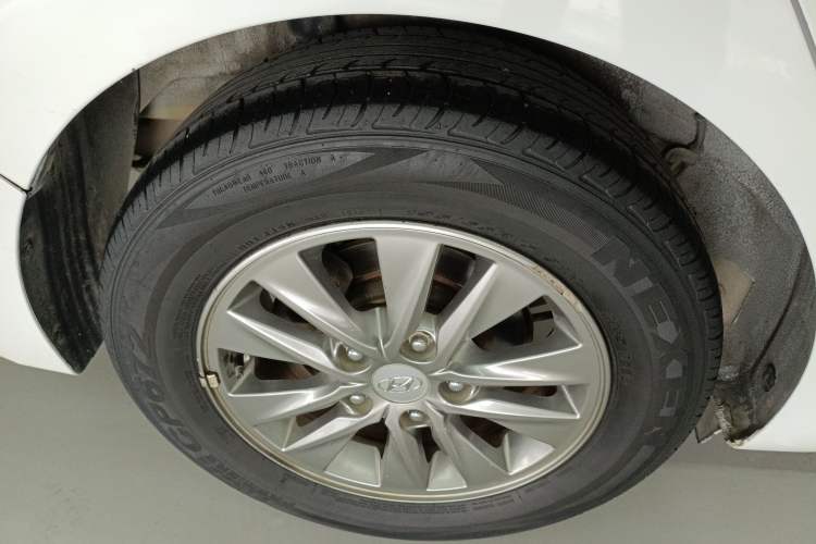 Used Hyundai Celesta 2017 1.6L Automatic Enjoyment Version GLS