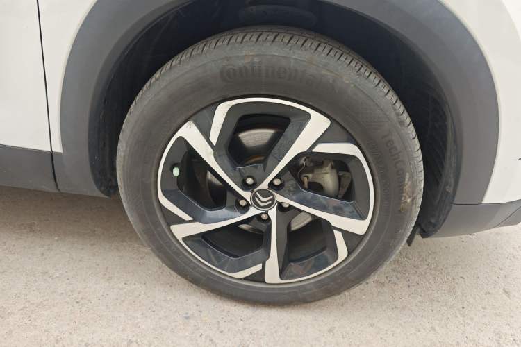 Used Citroen C5 AIRCROSS 2017 350THP Fashion Edition Right Front Wheel Hub