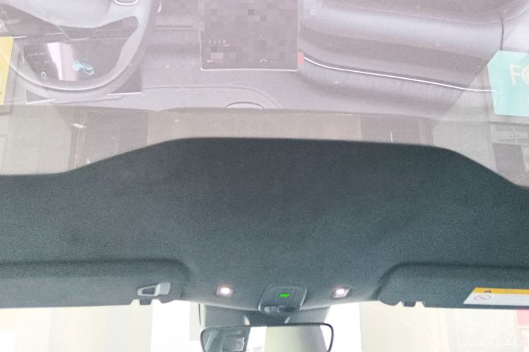 Used Nio EC6 2024 75 kWh Headliner