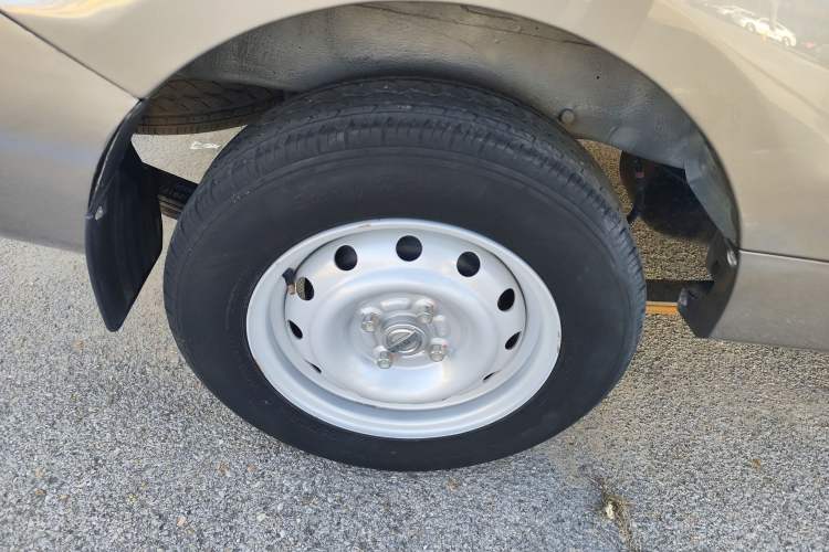 Used Jinbei New Hiace X30L 2021 1.5L Wealth Van Non-Air-Conditioned Version China VI Standard SWC15M
