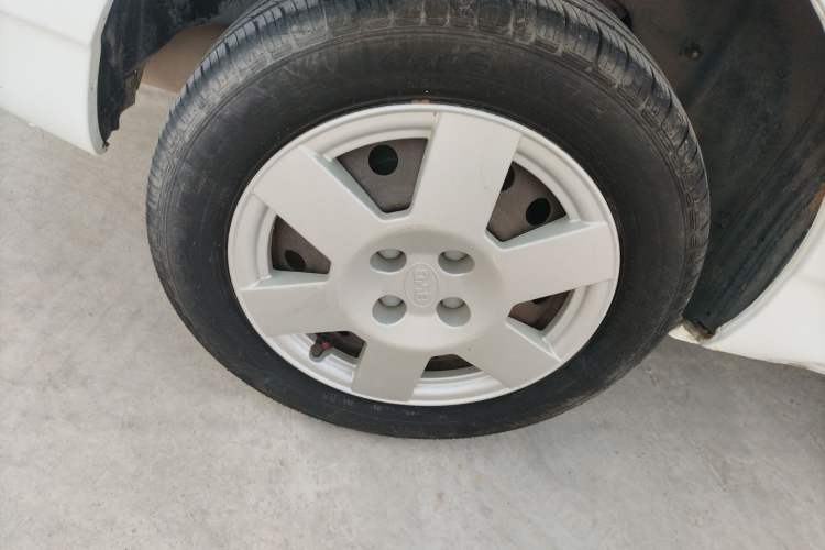 Used BYD F3 2012 Energy-Saving Model 1.5L Manual Comfort Version Right Rear Wheel Hub