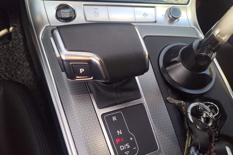 Used Audi A6 2023 allroad quattro 55 TFSI Prestige Off-Road Model