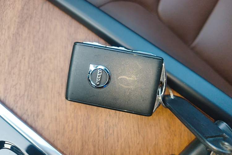 Used Volvo S90 2025 B5 Zhiyi Luxury Edition