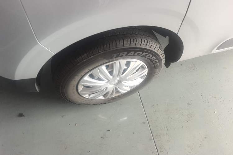 Used SAIC MAXUS Dana V1 2025 Low-Roof Multi-Function Version 42 kWh Exterior 4