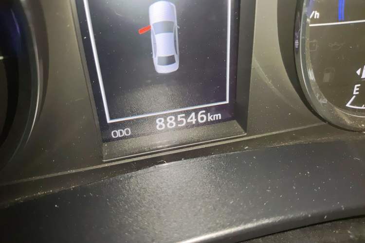 Used Toyota Levin 2016 Dual-Engine 1.8H GS E-CVT Elite Model with Sunroof
