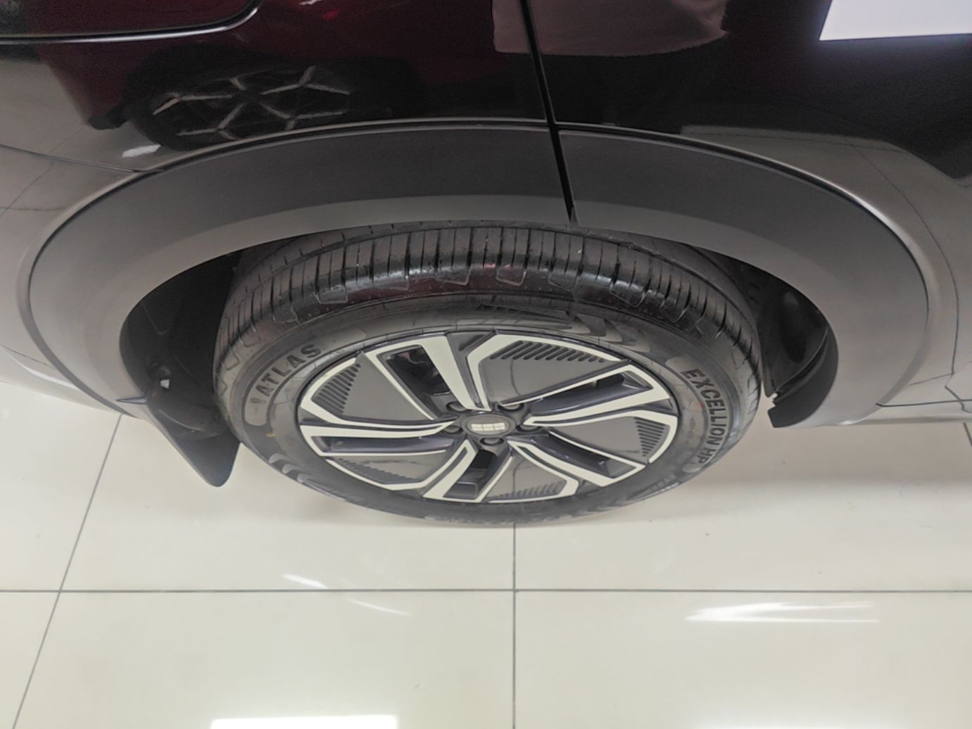Geely Galaxy Xingjian 7 EM-i 2025 120km Launch+ Version — снимка 11