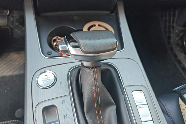 Used CHANGAN OSHAN X7 2020 1.5T Automatic Luxury Model Gear Lever
