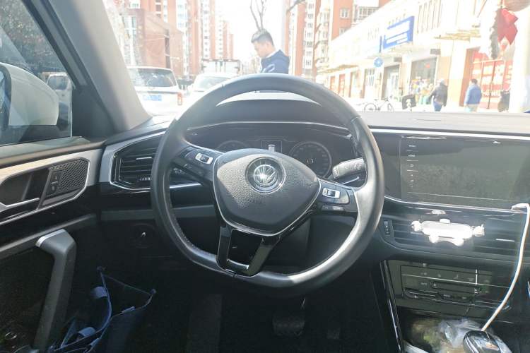 Used Volkswagen Tayron 2020 280TSI Two-Wheel Drive Luxury Connect Edition
