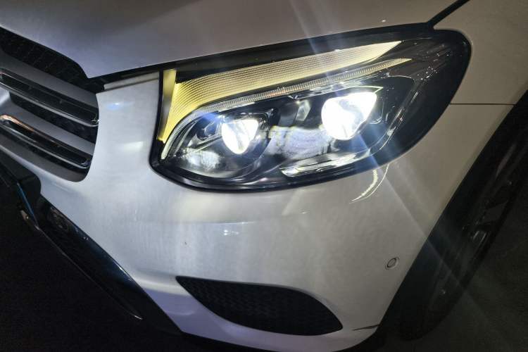 Used Mercedes-Benz GLC 2016 GLC 300 4MATIC Dynamic Model