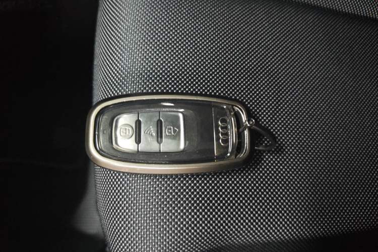 Used Audi Q2L 2021 35 TFSI Progressive Dynamic Edition
