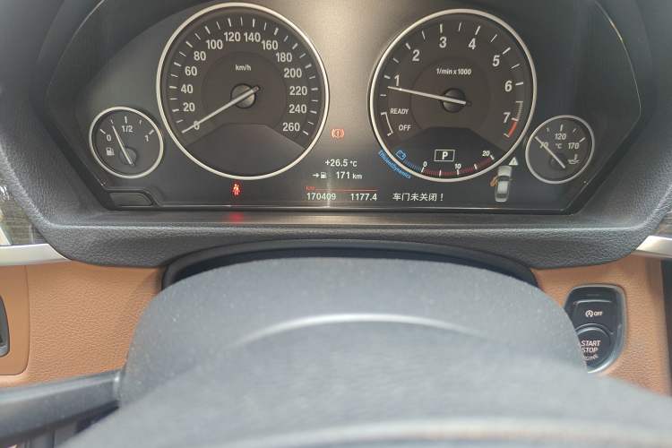 Used BMW 3 Series 2016 320Li Luxury Design Package
