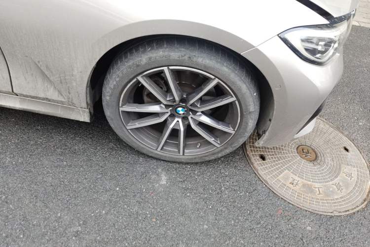 Used BMW 3 Series 2020 320Li M Sport Package Right Front Wheel Hub