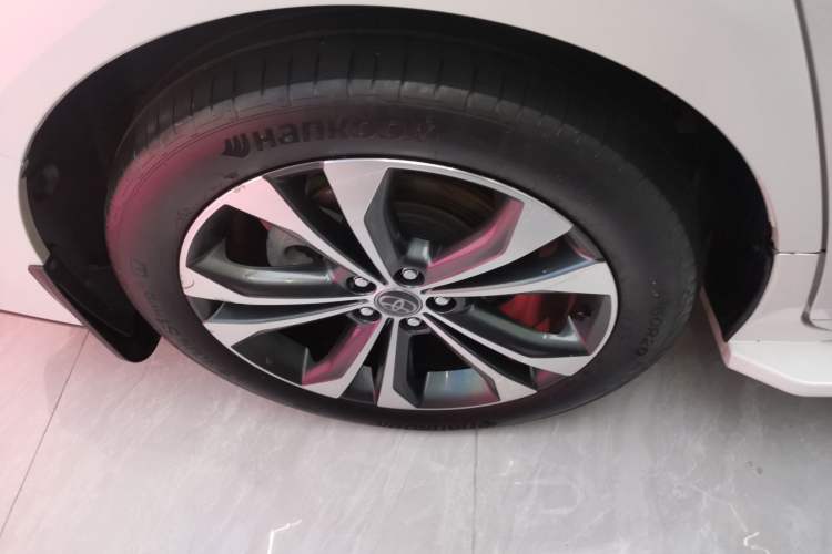 Used Toyota Granvia 2022 2.5L Hybrid Premium Edition
