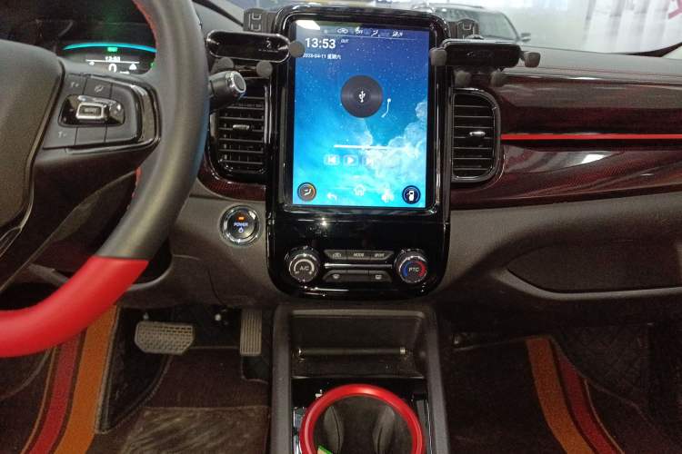 Used Chery QQ Little Ant 2023 251km True Love Edition Lithium Iron Phosphate Audio And AC Panel