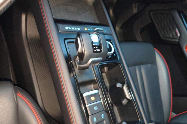 Used JMC DaDao 2023 Pursuer 2.3T Diesel Automatic 4x4 Standard-Wheel Prestige Model