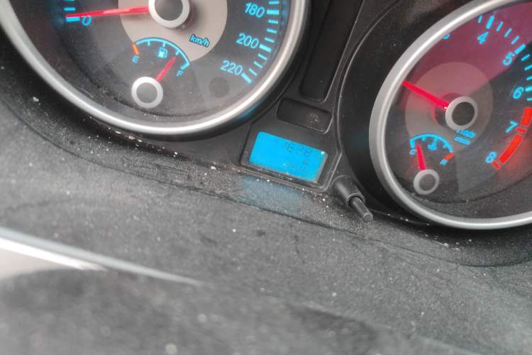 Used Buick Excelle 2013 1.5L Manual Classic Model
