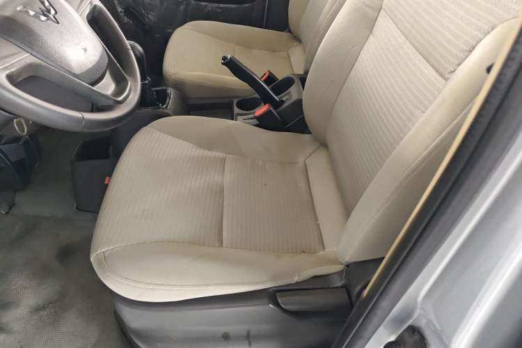 Used Wuling Rongguang 2014 1.2L S Base Model
