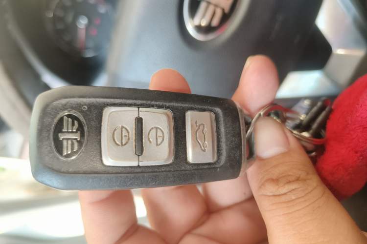 Used FAW Senya R7 2017 1.6L Automatic Smart Version
