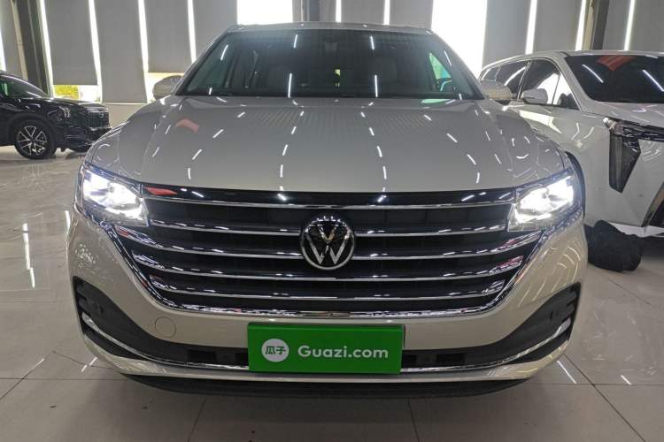 Used Volkswagen Viloran 2022 380TSI Luxury Edition
