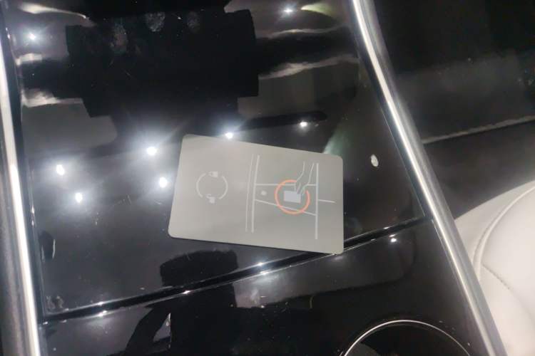 Used Tesla Model 3 2019 Long-Range All-Wheel-Drive Version
