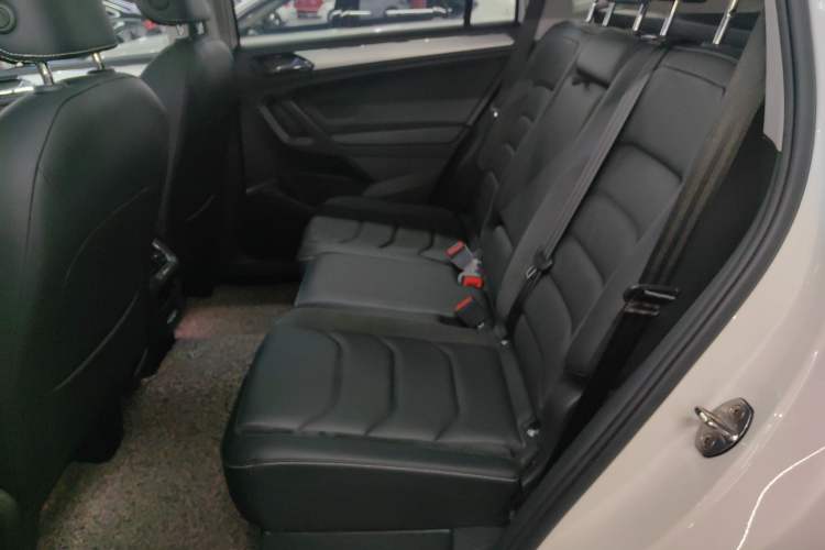 Used Volkswagen Tiguan L 2019 Revised 330TSI Automatic Two-Wheel Drive Smart & Luxury Edition China VI Standard
