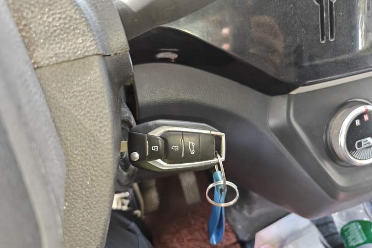 Used SAIC MAXUS EV30 2021 Pure Electric Smart Logistics Expert with Long Wheelbase—CATL