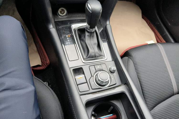 Used Mazda 3 Axela 2017 Sedan 1.5L Automatic Luxury Model China VI Standard