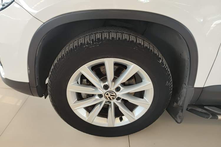 Used Volkswagen Tiguan L 2016 280TSI Automatic Two-Wheel-Drive Silk Road Style Edition
