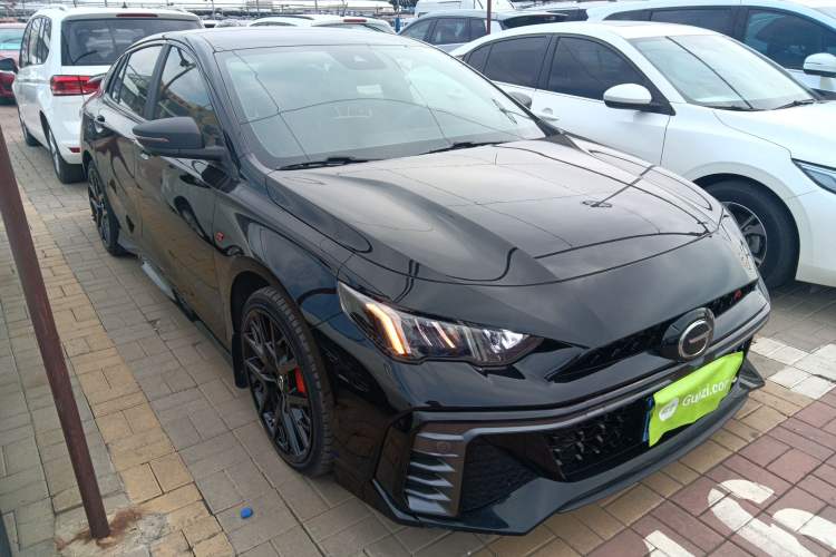 Used GAC Trumpchi EMPOW 2023 400T Automatic R MAX Front Right 45 Deg