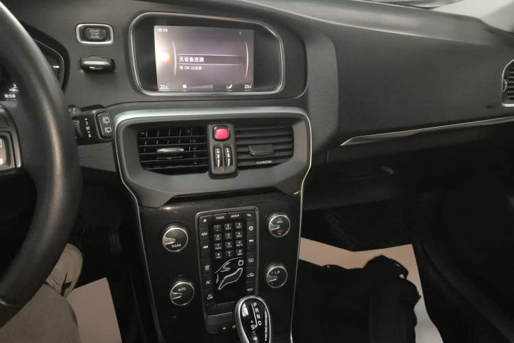 Used Volvo V40 2018 T3 Zhiyi Edition