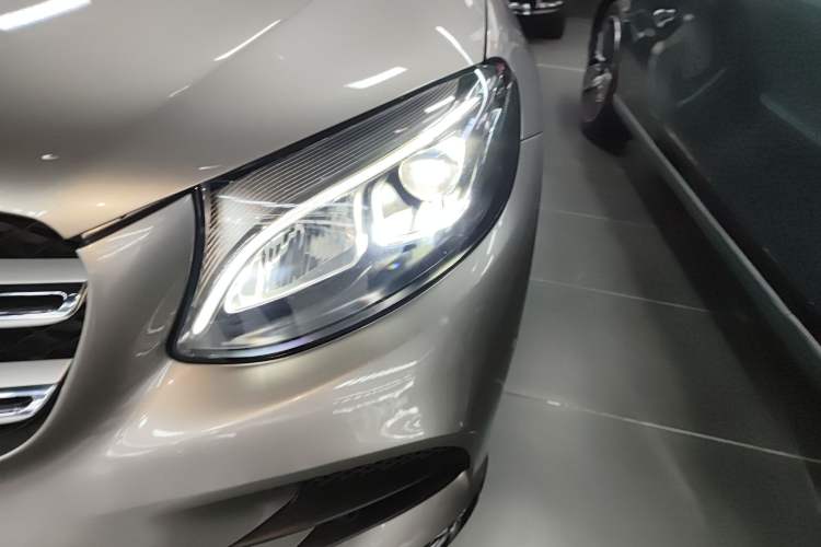 Used Mercedes-Benz GLC 2019 Facelift GLC 260 L 4MATIC Luxury Model