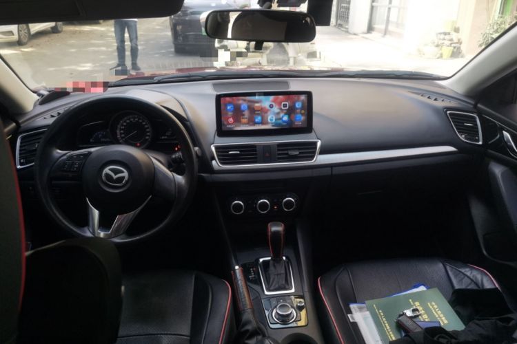 Used Mazda 3 Axela 2014 Sedan 1.5L Automatic Comfort Model Center Console