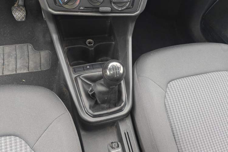 Used Volkswagen Santana 2019 1.5L Manual Fashion Edition China VI Standard Gear Lever