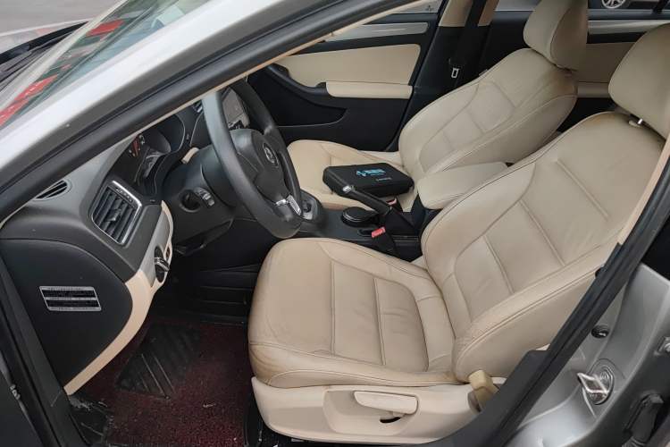 Used Volkswagen Sagitar 2012 1.6L Automatic Comfort Edition