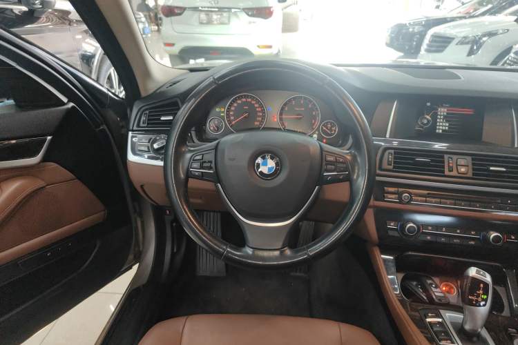 Used BMW 5 Series 2017 525Li Leading Model
