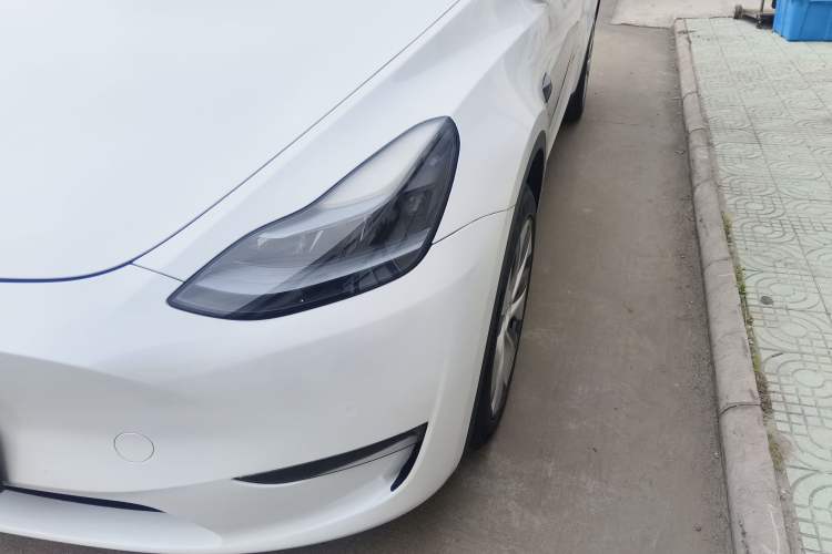 Used Tesla Model Y 2023 Long-Range All-Wheel-Drive Version