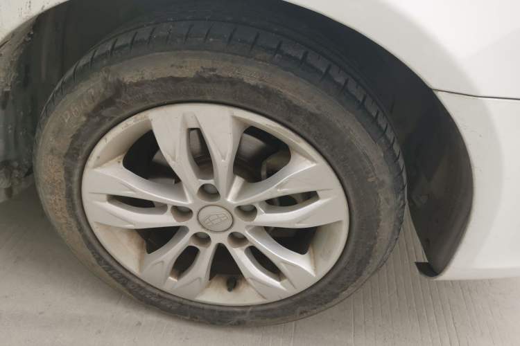 Used Geely Auto Emgrand 2015 Sedan 1.5L Manual - Top Trim Level
