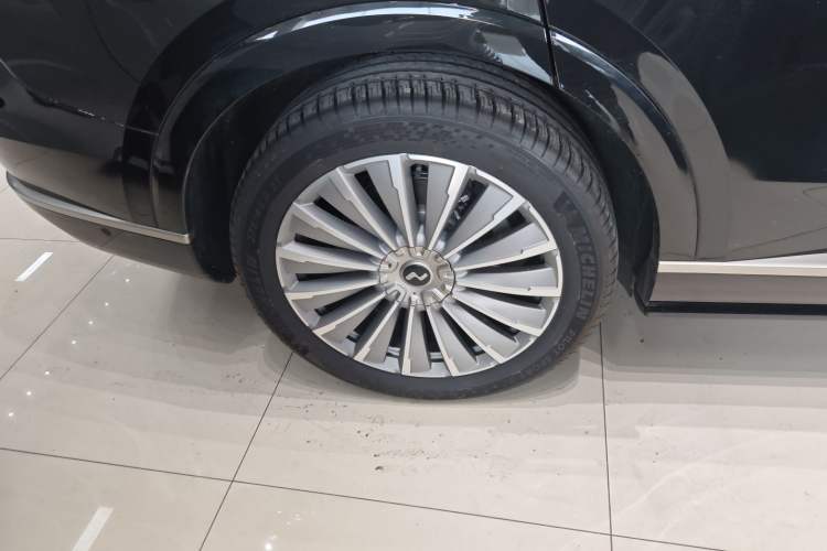 Used ONVO Luxeed L90 2025 Model—Ultra Six-Seater Version Exterior 5