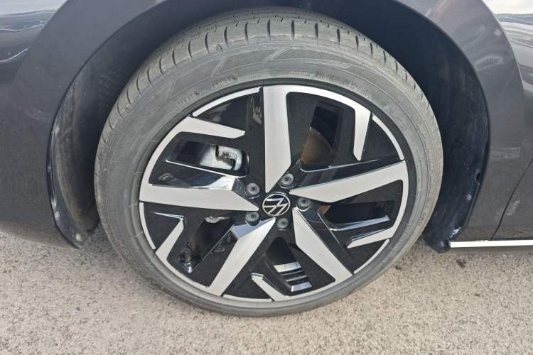 Used Volkswagen Lamando 2024 Lavida L 280TSI DSG Cool & Spicy Edition Left Front Wheel Hub