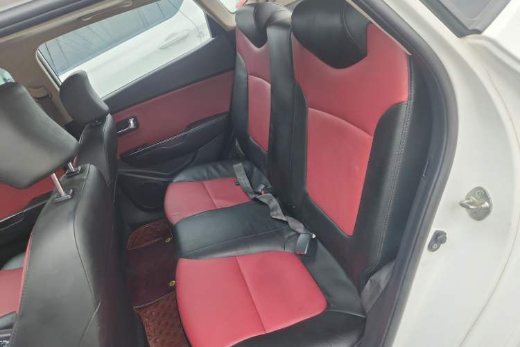 Used Kia K2 2012 Hatchback 1.4L MT Cool Edition Commemorative Model