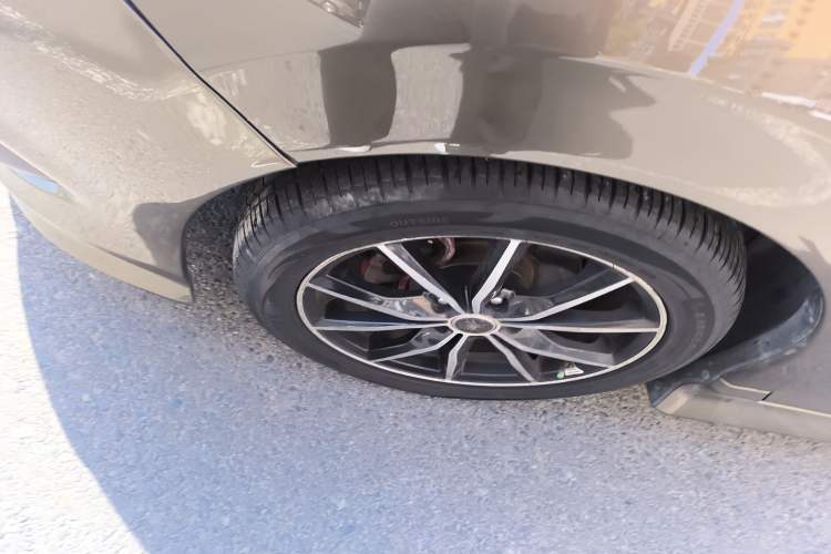 Used Honda Jade 2013 1.8L automatic Comfort version 5 seats