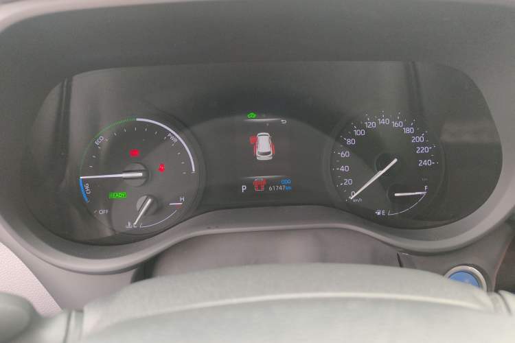 Used Toyota Sienna 2023 2.5L Hybrid Deluxe Edition